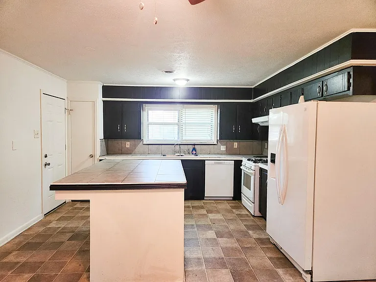 1307 Dwinnell St — Photo 4