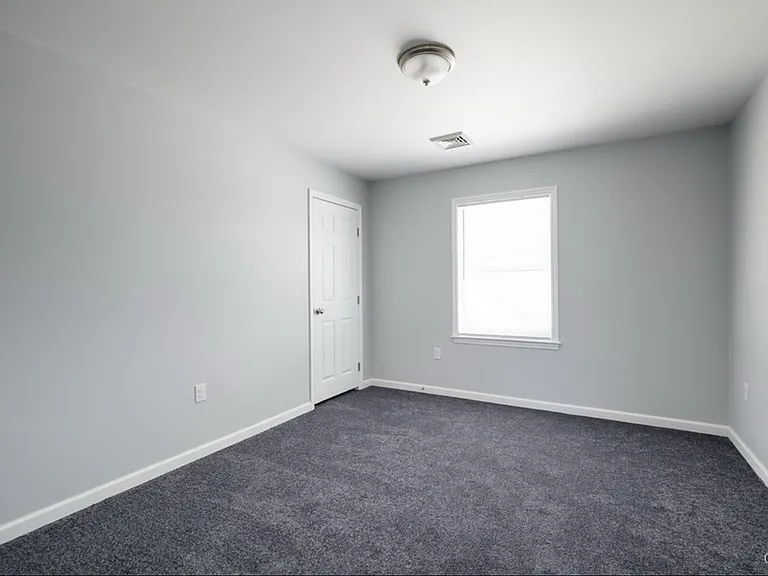 10043-10047 Ash St — Photo 26