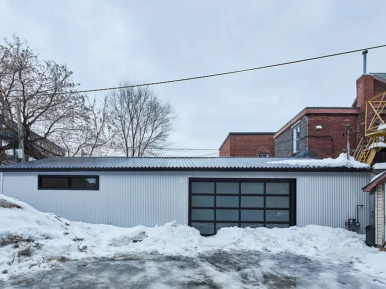 329 Catherine St — Photo 10