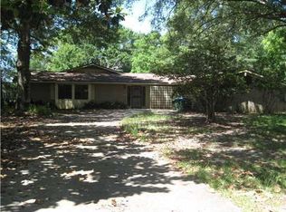 3613 Riverwood Cir, Moss Point, MS 39563