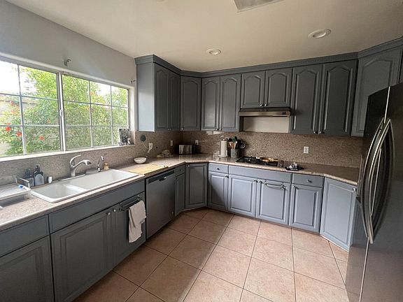 2nd image of 4917 Lindley Ave