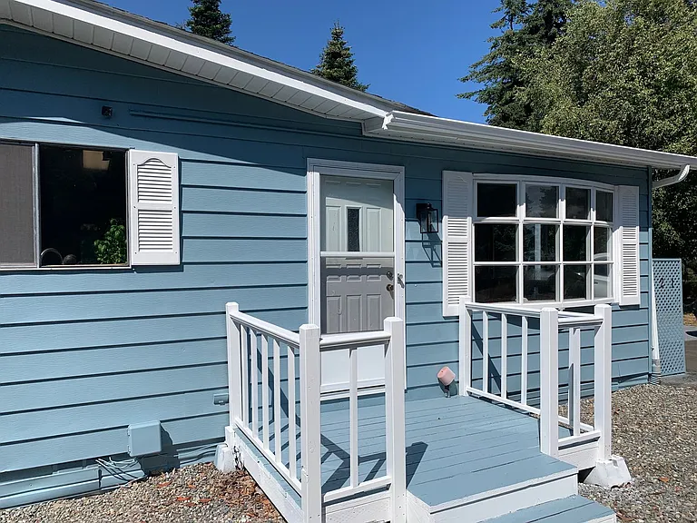 121 Ivy Ln — Photo 2