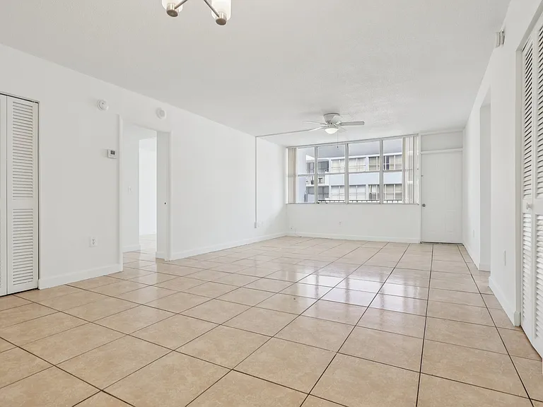 2 Bed 2 Bath Unit