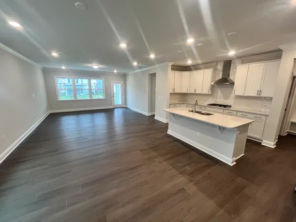 1160 Topaz Cave Cir, Raleigh, NC 27610