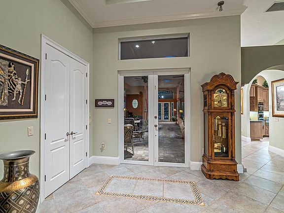 5th image of 21 Carisa Royale Ct