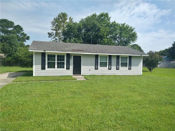 5621 Person St, Suffolk, VA 23435