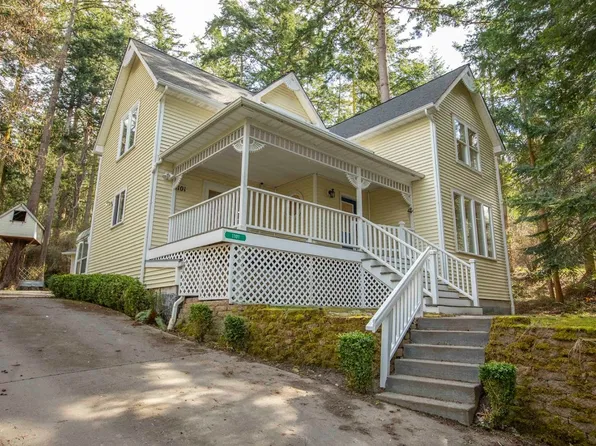 1101 NE Moore Pl, Coupeville, WA 98239