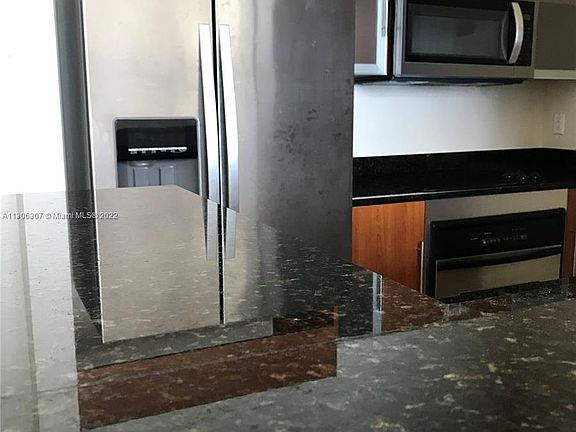 4th image of 325 South Dr #18