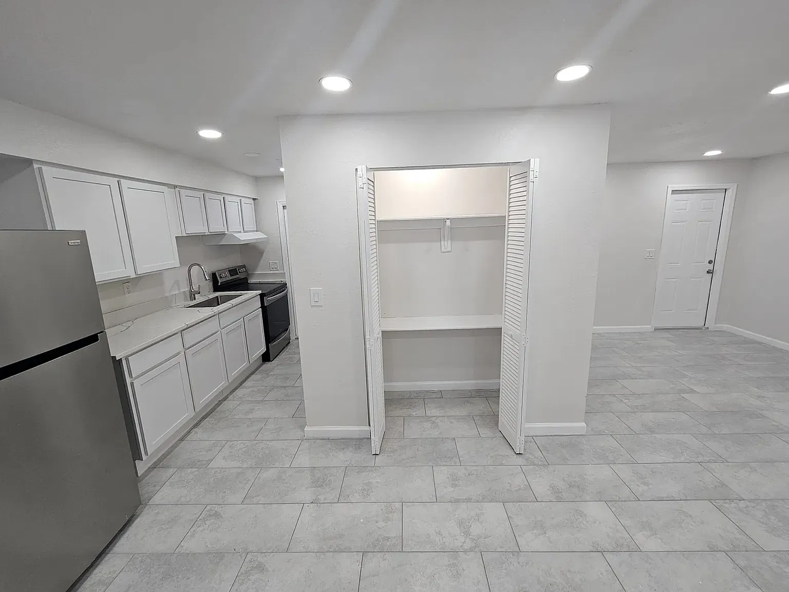 2 bed, 800 sqft, $1,600 — Photo 4