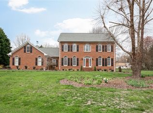 6105 Roxbury Ct, Kernersville, NC 27284