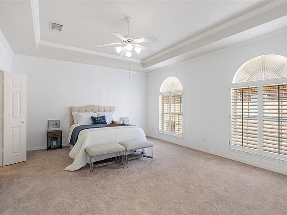 3rd image of 5913 Dolores St APT B