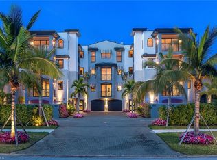 985 8th Ave S #102, Naples, FL 34102