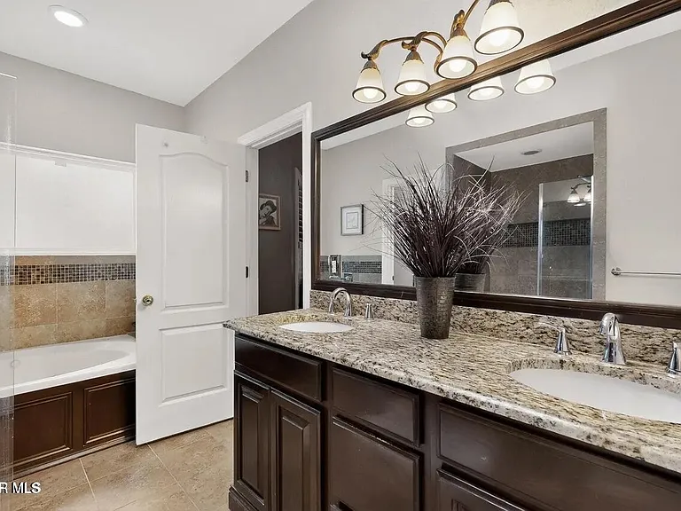 6909 Desert Canyon Dr — Photo 21