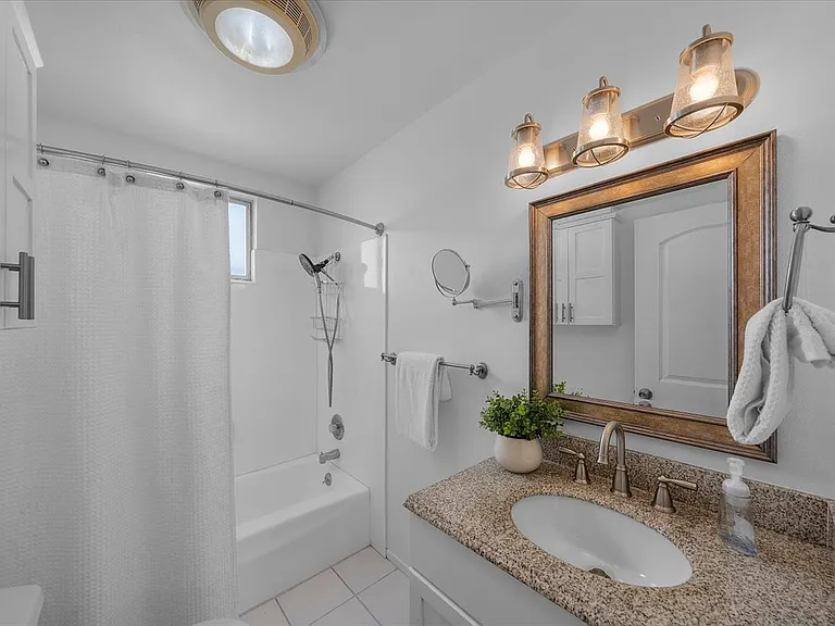 644 Manhattan Beach Blvd #10 — Photo 13