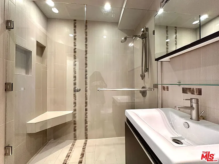 999 N Doheny Dr #1207 — Photo 11