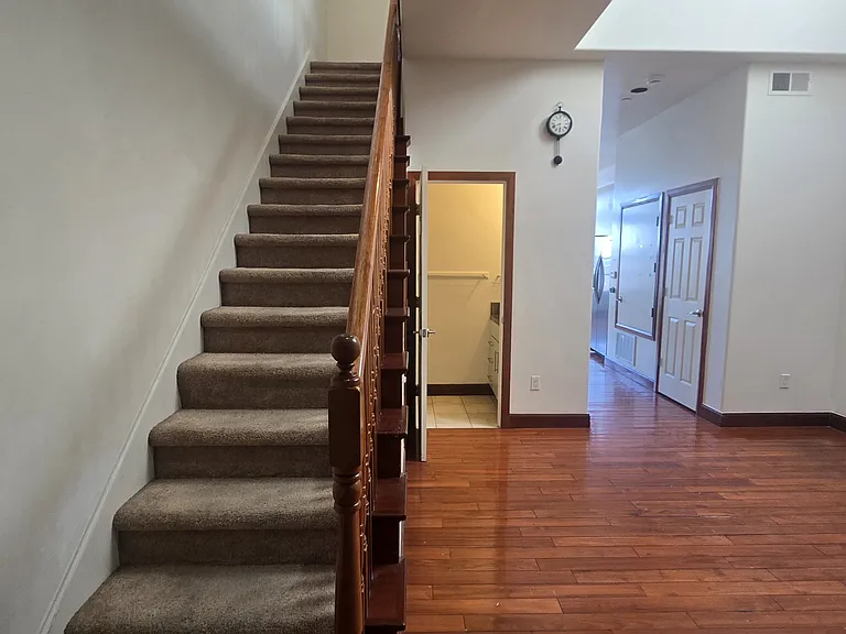 324 10th St #309 — Photo 3