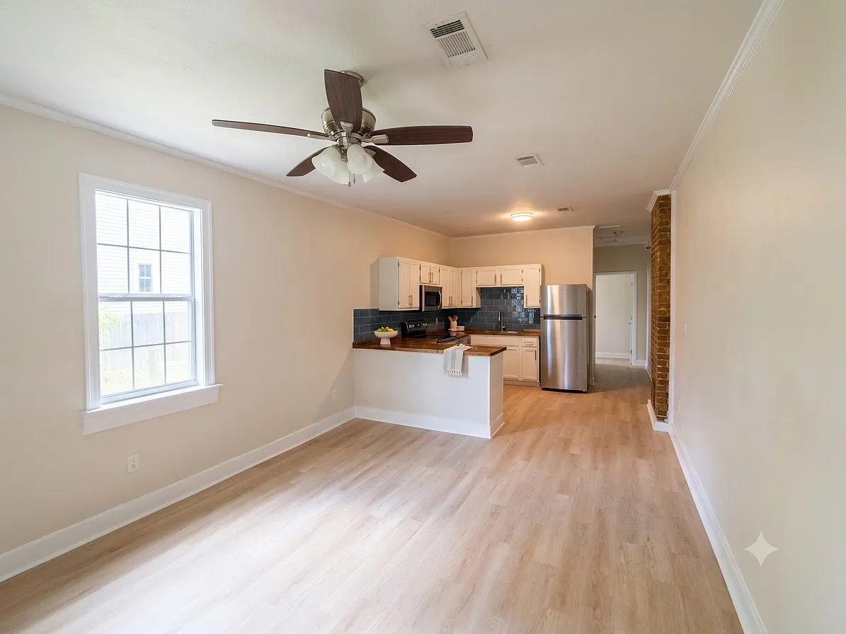 2 bed, 800 sqft, $1,500 — Photo 2