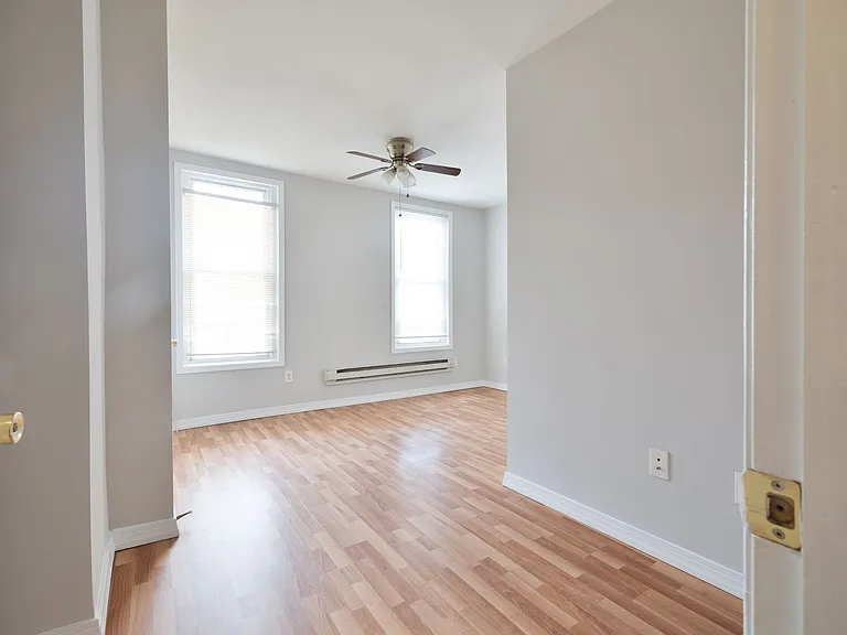 524 N Preston St — Photo 6