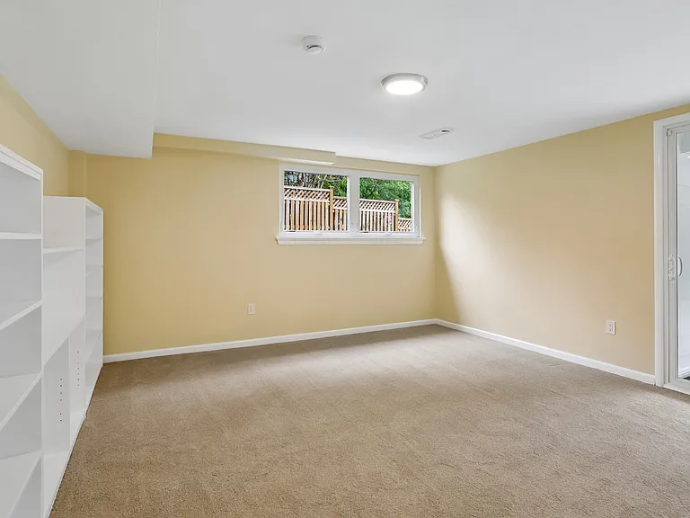 3301 Shirley Ln — Photo 33