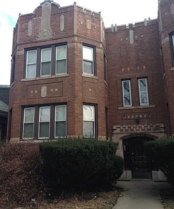 2nd image of 6611 S Sacramento Ave