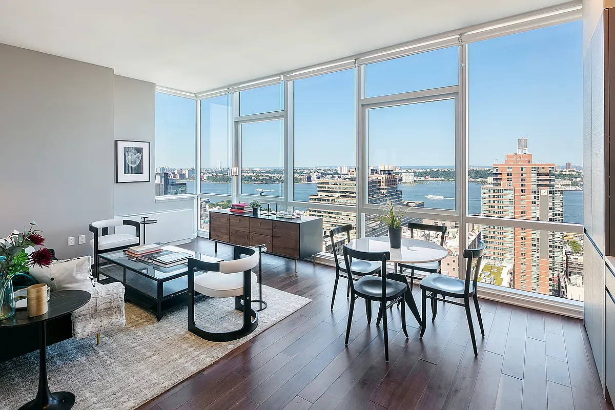 507 West 28th Street — Photo 1