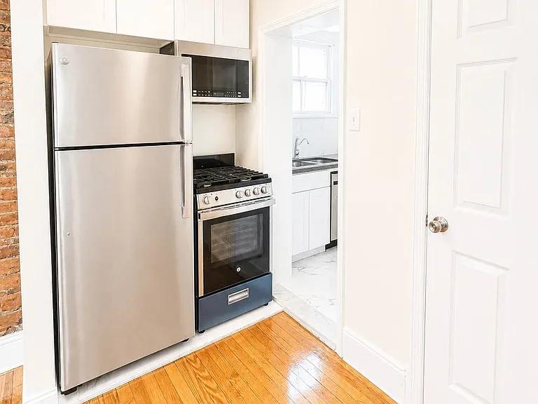 58 Jane St #2 — Photo 2