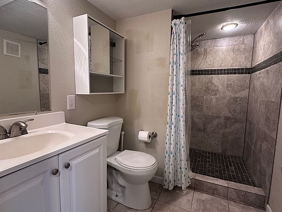 4th image of 2340 Garrison St