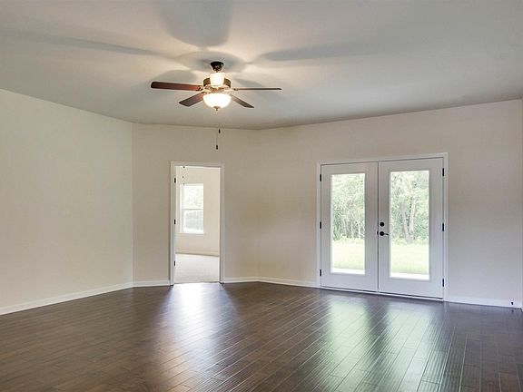 3rd image of 624 Fredericksburg Dr Lot 15