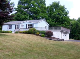 8180 Feather St, Naples, NY 14512