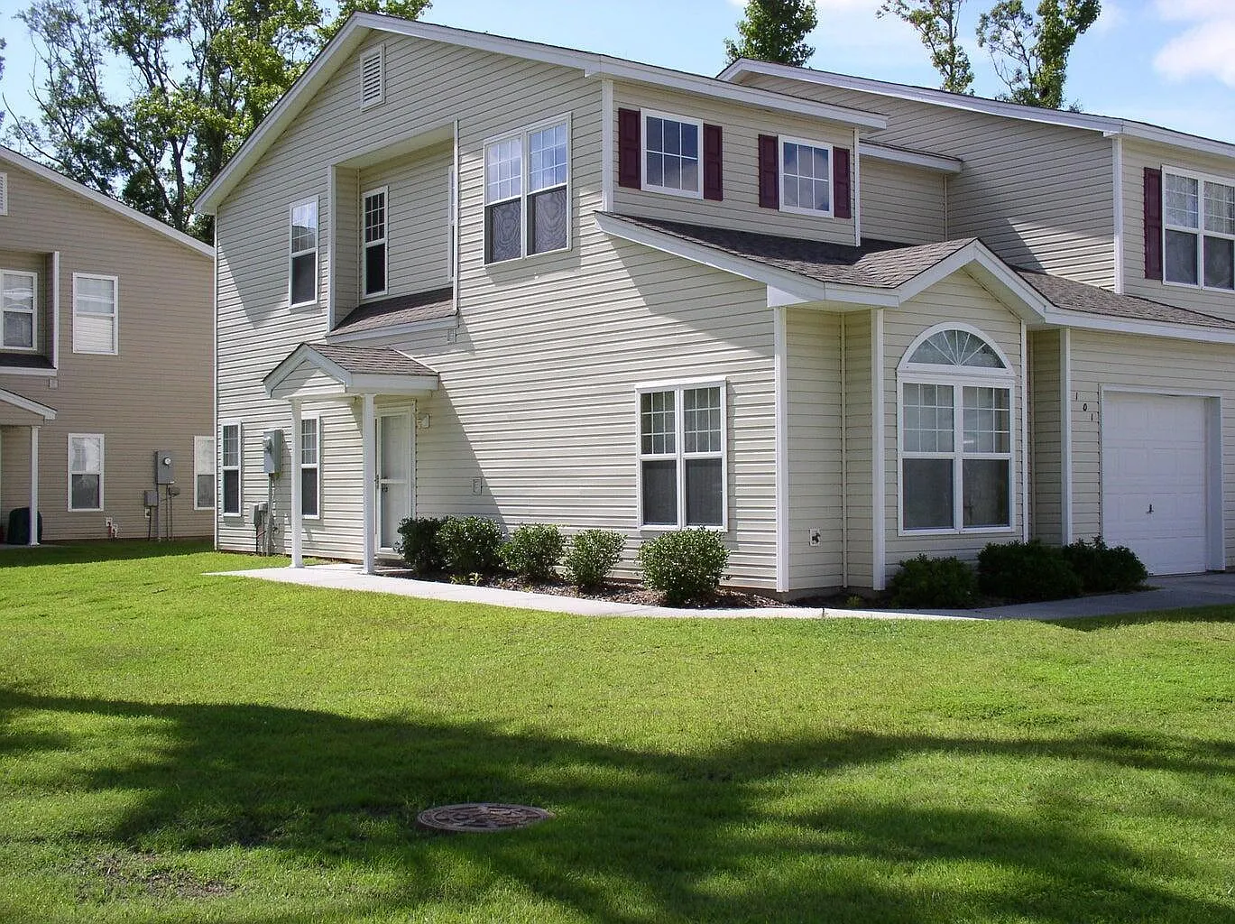 3 bed, 1552 sqft, $2,000 — Photo 1
