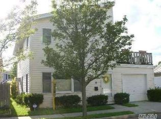 19 Farrell St, Long Beach, NY 11561