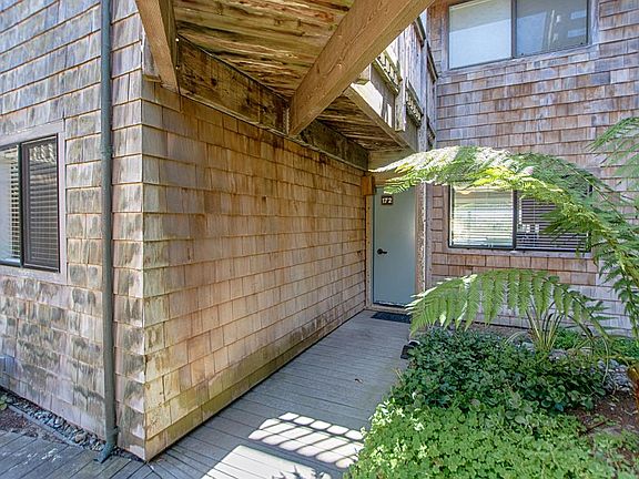 2nd image of 101 Shell Dr #172