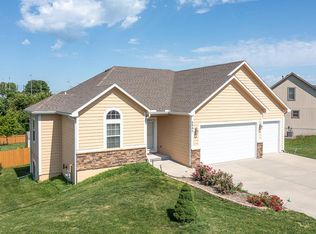 6982 142nd St, Basehor, KS 66007