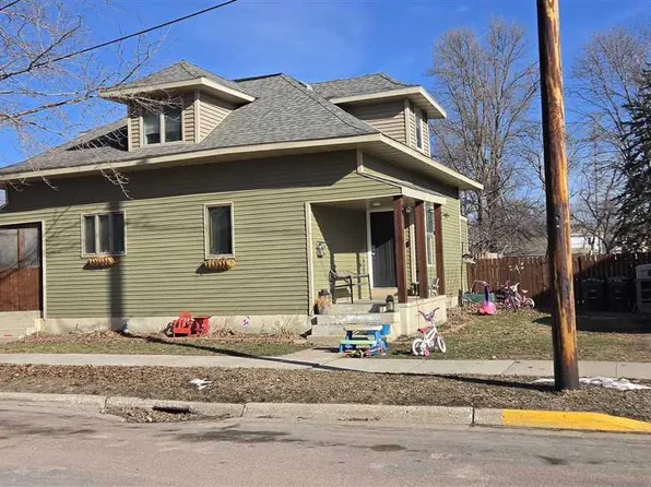 405 Hoosac St E, Waterville, MN 56096