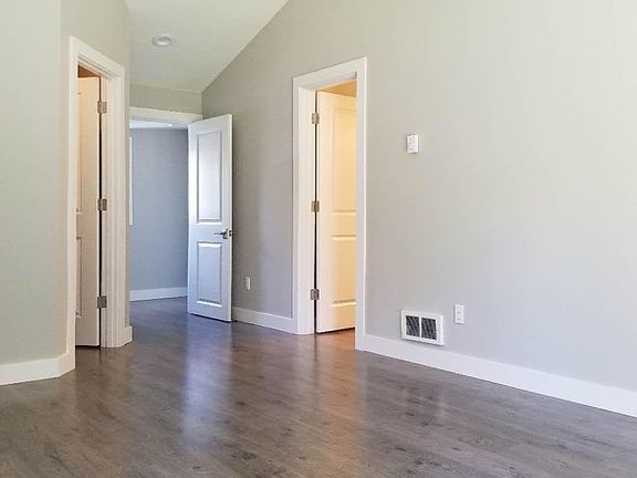 High celling master bed room