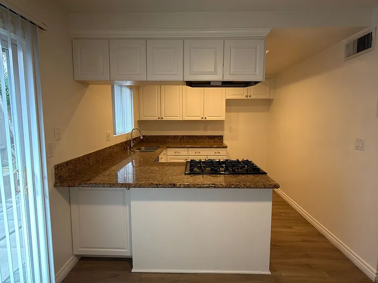 131 N Merrimac Dr — Photo 5