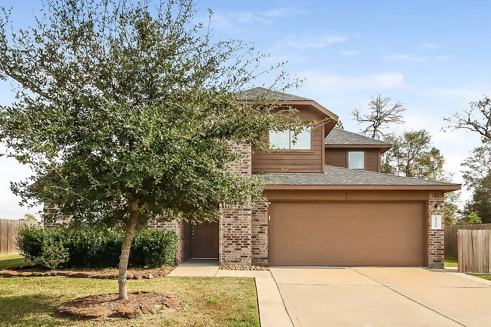 4 bed, 2.5 bath, 2085 sqft, $3,090 — Photo 1