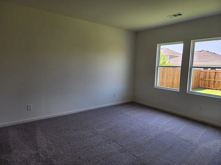 4921 Weymouth Dr — Photo 6