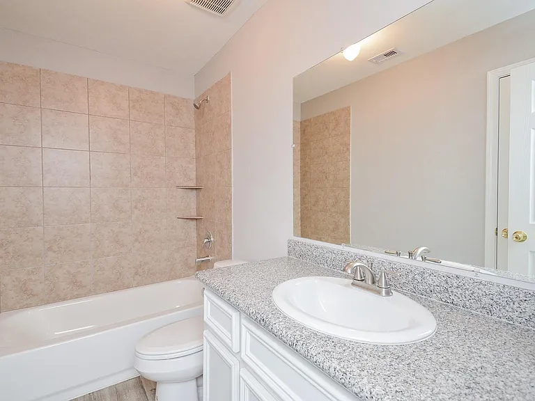 7611 Dyer St — Photo 17