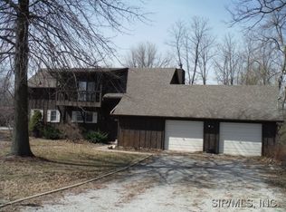 2907 Airport Rd, Godfrey, IL 62035