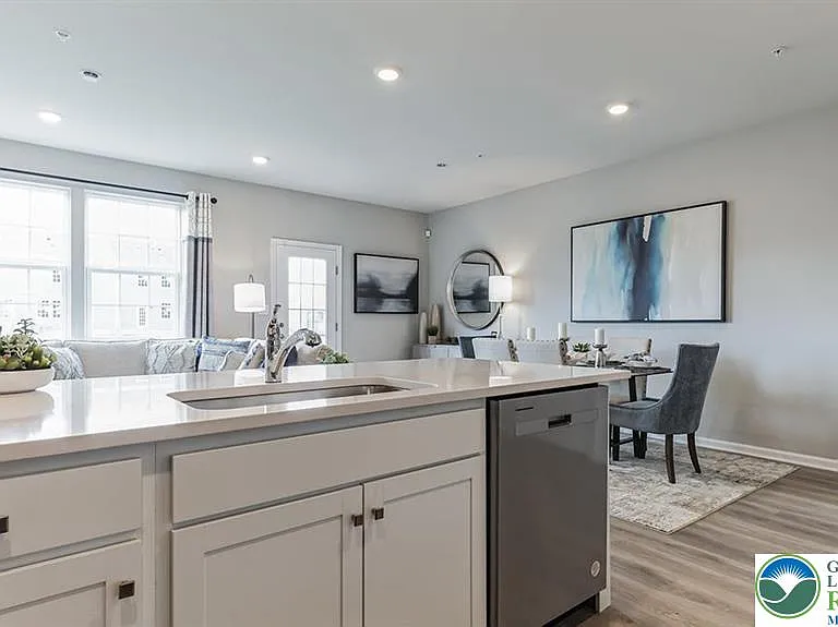 1278 Susan Cir — Photo 3