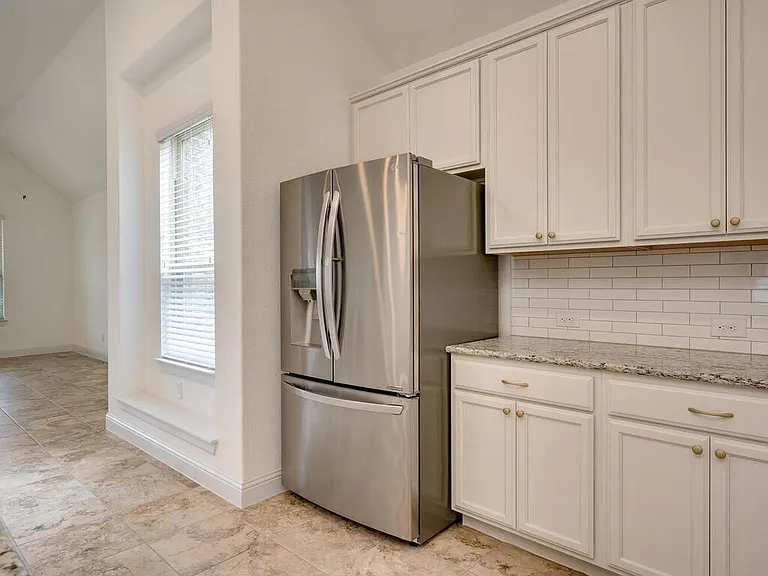220 Oxbow Cv — Photo 12