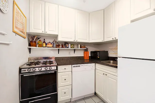 Sold by Corcoran | media 19