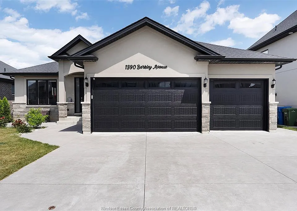 1390 Barkley Ave