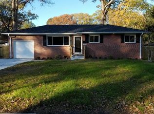 4920 Erskine St, Virginia Beach, VA 23462