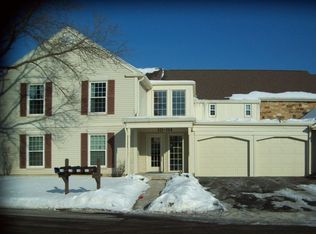 113 Dunham Place Cmns, Saint Charles, IL 60174