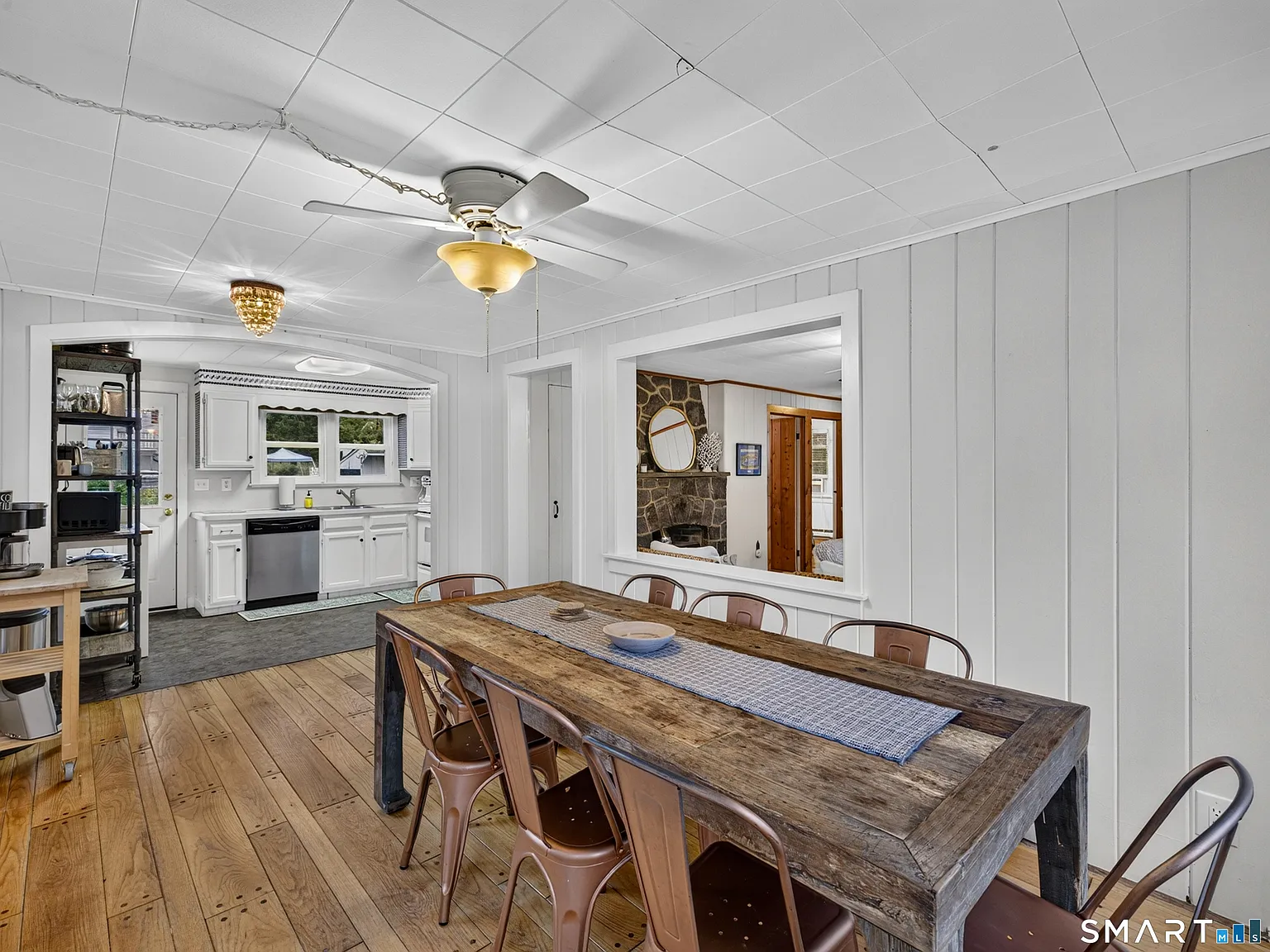 3 bed, 1.5 bath, 1322 sqft, $3,600 — Photo 4