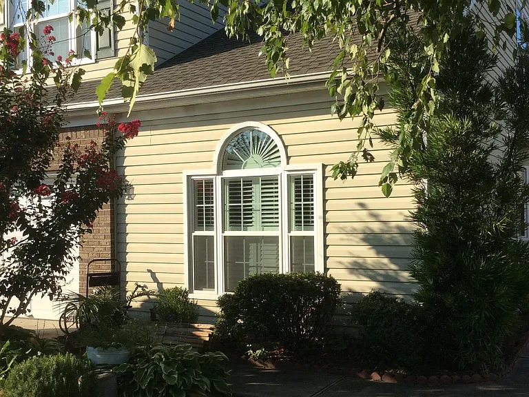 2352 Bizzone Cir — Photo 1