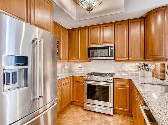 4th image of 1500 N Lasalle St APT 3A