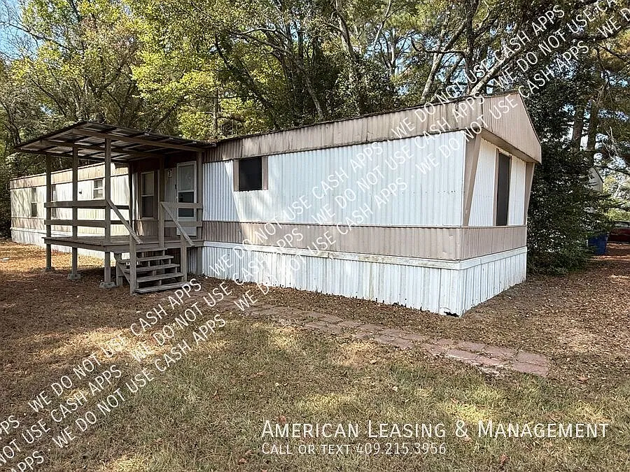 3 bedroom 2 bath! Lawn care included — Photo 2